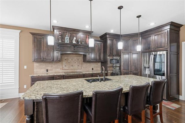 21180 W 107th Terrace, Olathe, KS 66061