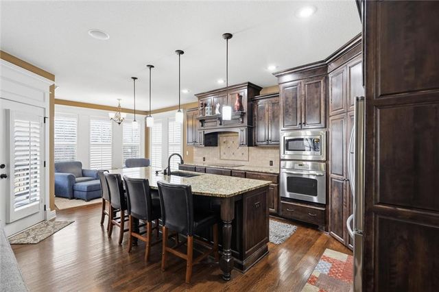 21180 W 107th Terrace, Olathe, KS 66061