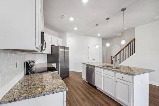 352 Stately Oaks Court Westport, Hoschton, GA 30548