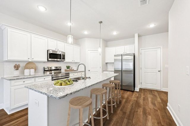 352 Stately Oaks Court Westport, Hoschton, GA 30548