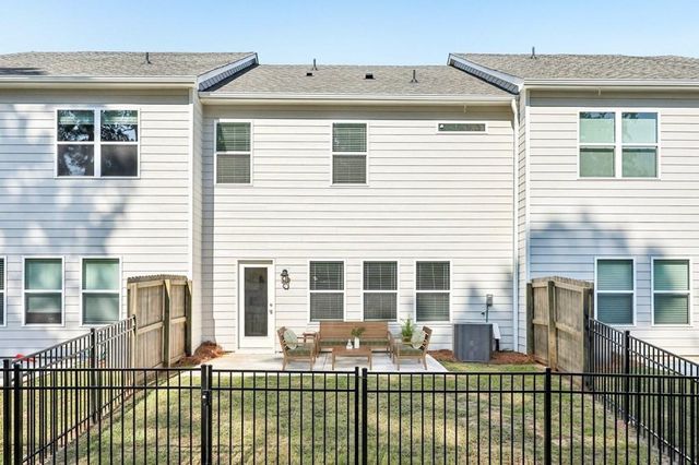 352 Stately Oaks Court Westport, Hoschton, GA 30548