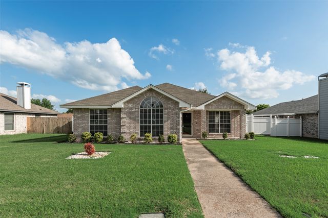 1326 Rosewood Lane, Lancaster, TX 75146