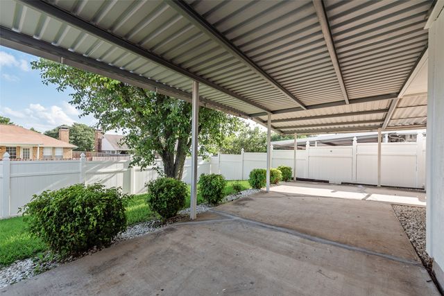 1326 Rosewood Lane, Lancaster, TX 75146