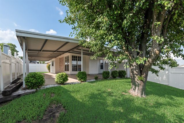 1326 Rosewood Lane, Lancaster, TX 75146