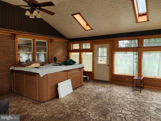 156 HOSTETTER LN, Lancaster, PA 17602