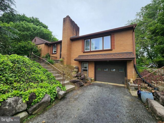 156 HOSTETTER LN, Lancaster, PA 17602