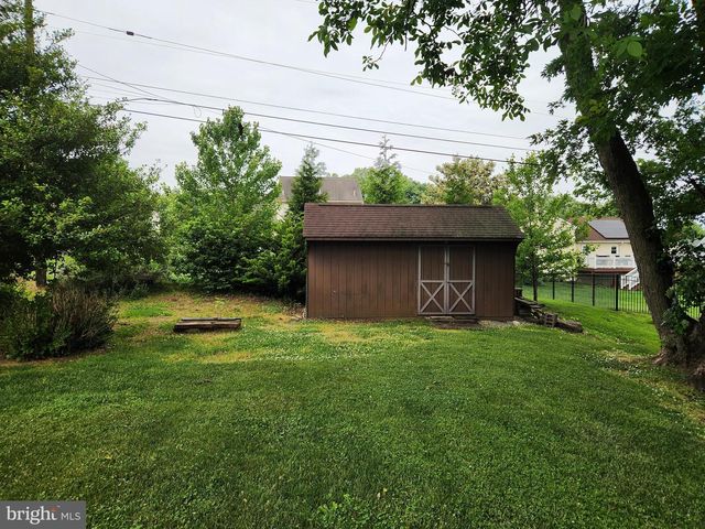 156 HOSTETTER LN, Lancaster, PA 17602