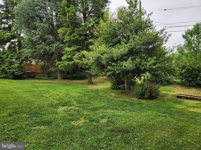 156 HOSTETTER LN, Lancaster, PA 17602