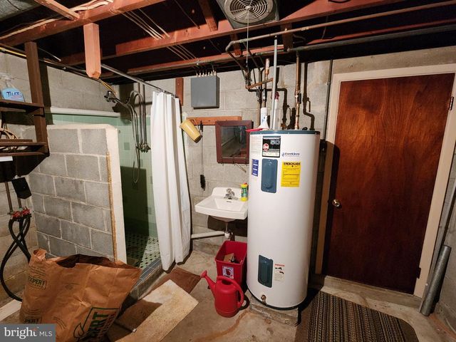 156 HOSTETTER LN, Lancaster, PA 17602