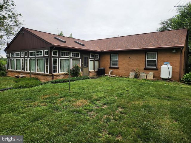 156 HOSTETTER LN, Lancaster, PA 17602