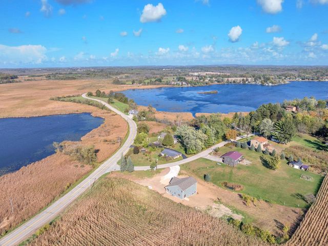 W1298 Floral Park LANE, Campbellsport, WI 53010