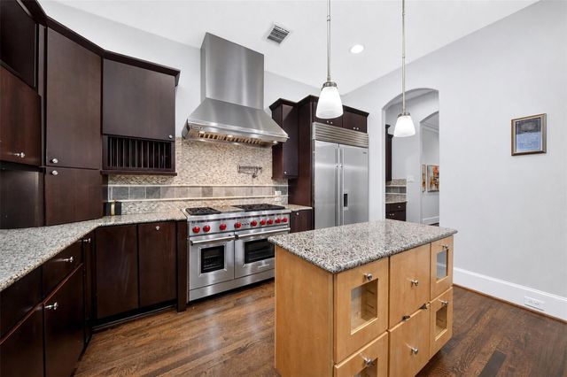 843 Rosastone Trail, Houston, TX 77024