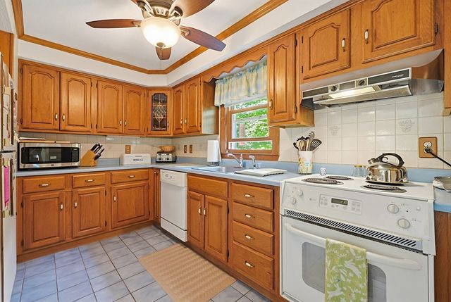 82 Wheeler St, Pepperell, MA 01463
