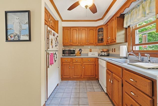 82 Wheeler St, Pepperell, MA 01463