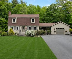 82 Wheeler St, Pepperell, MA 01463