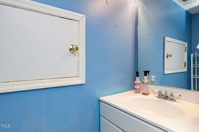 501 Queensferry Road, Cary, NC 27511
