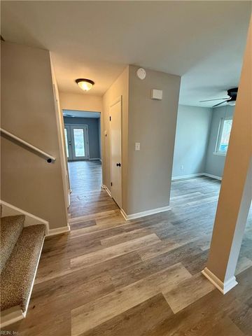 869 Carew RD, Virginia Beach, VA 23462