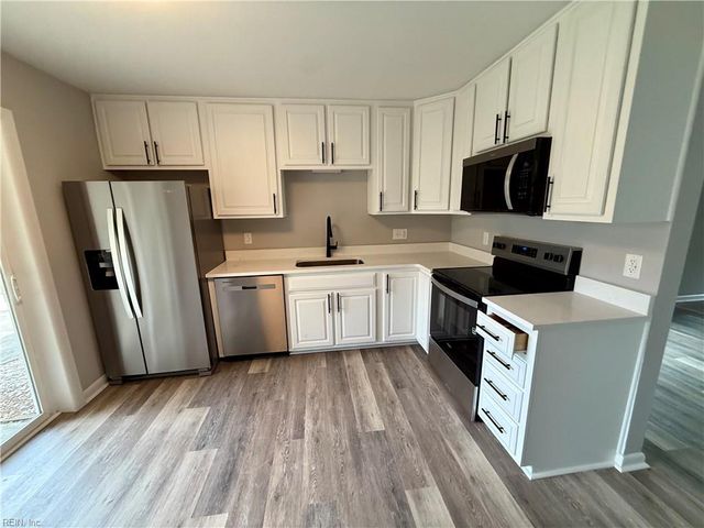 869 Carew RD, Virginia Beach, VA 23462