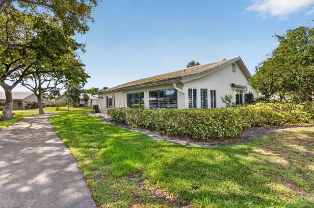 22340 Greentree Circle, Boca Raton, FL 33433