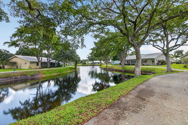 22340 Greentree Circle, Boca Raton, FL 33433
