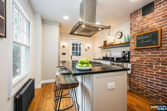 42 Hamilton Road, Glen Ridge, NJ 07028