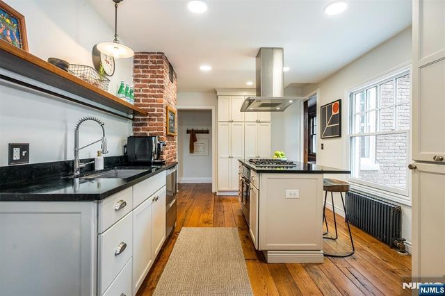 42 Hamilton Road, Glen Ridge, NJ 07028