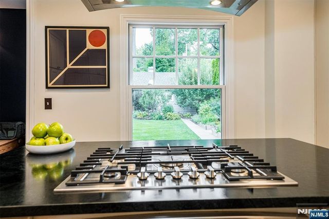 42 Hamilton Road, Glen Ridge, NJ 07028