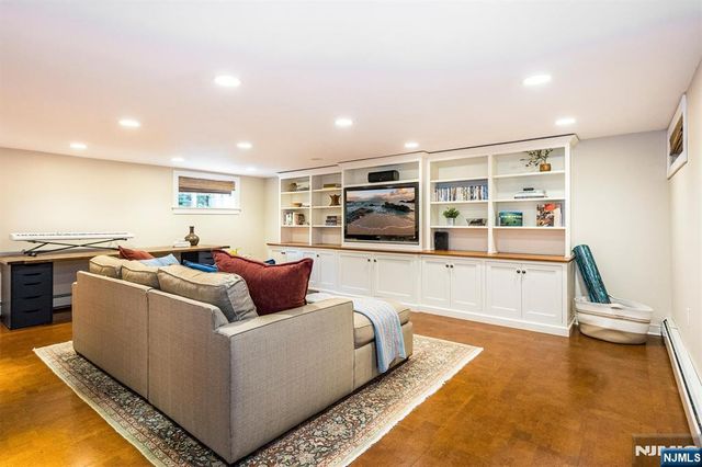 42 Hamilton Road, Glen Ridge, NJ 07028