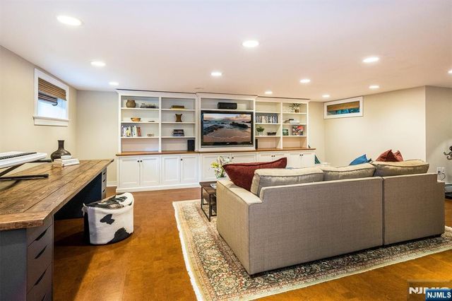 42 Hamilton Road, Glen Ridge, NJ 07028