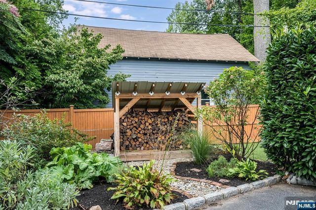 42 Hamilton Road, Glen Ridge, NJ 07028