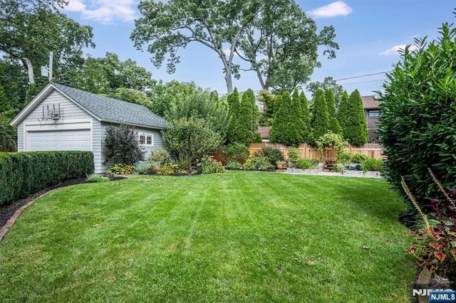 42 Hamilton Road, Glen Ridge, NJ 07028