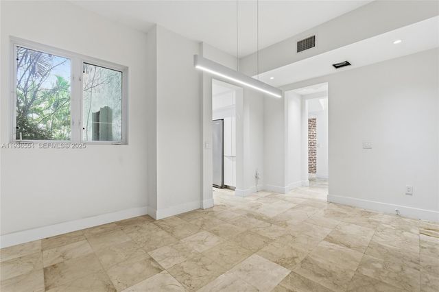 3135 NE 211 ST, Aventura, FL 33180