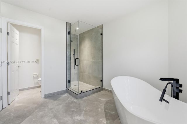 3135 NE 211 ST, Aventura, FL 33180