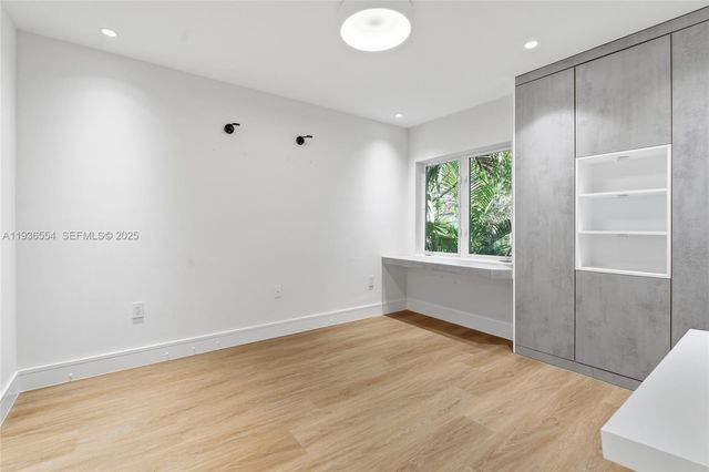 3135 NE 211 ST, Aventura, FL 33180