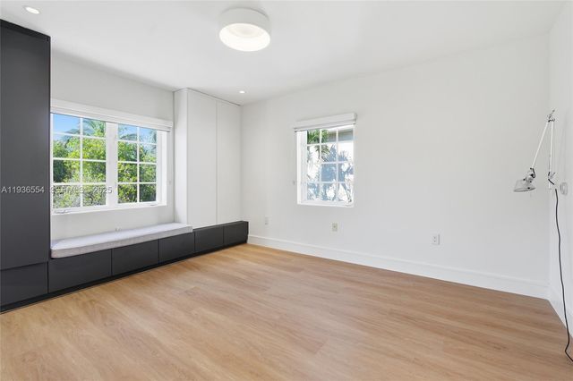 3135 NE 211 ST, Aventura, FL 33180