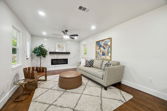 10228 San Juan Avenue, Dallas, TX 75228