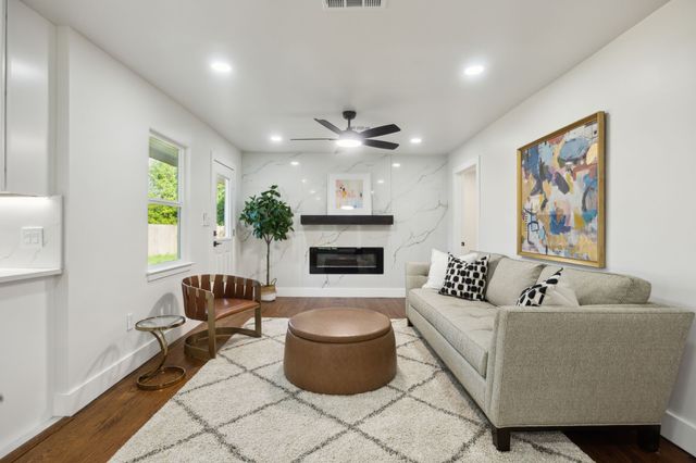 10228 San Juan Avenue, Dallas, TX 75228