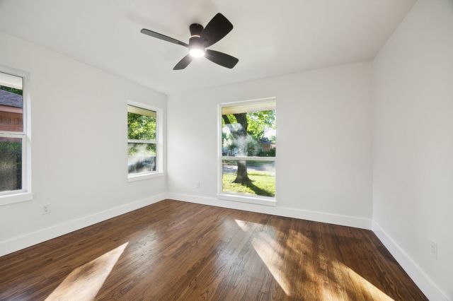 10228 San Juan Avenue, Dallas, TX 75228