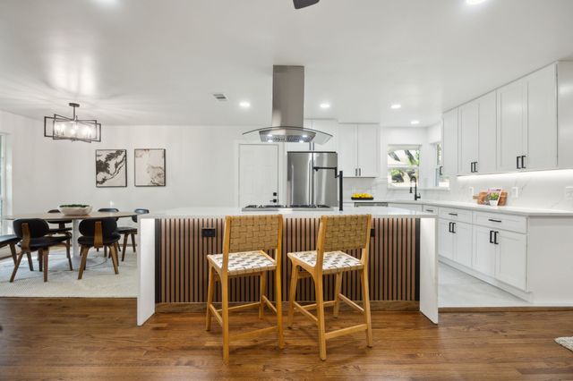 10228 San Juan Avenue, Dallas, TX 75228