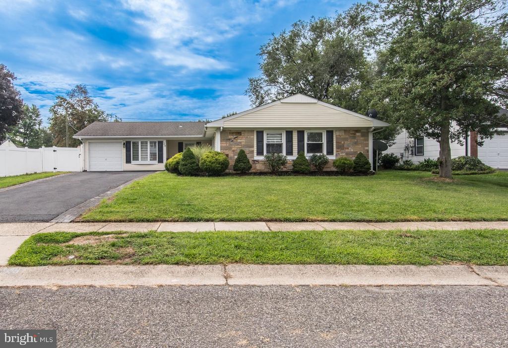 28 GIMBLE LN, WILLINGBOROUGH, NJ 08046 — photo 2