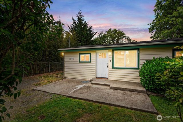 11710 & 11708 Vickery Avenue E, Tacoma, WA 98446