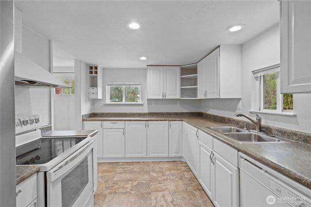 11710 & 11708 Vickery Avenue E, Tacoma, WA 98446