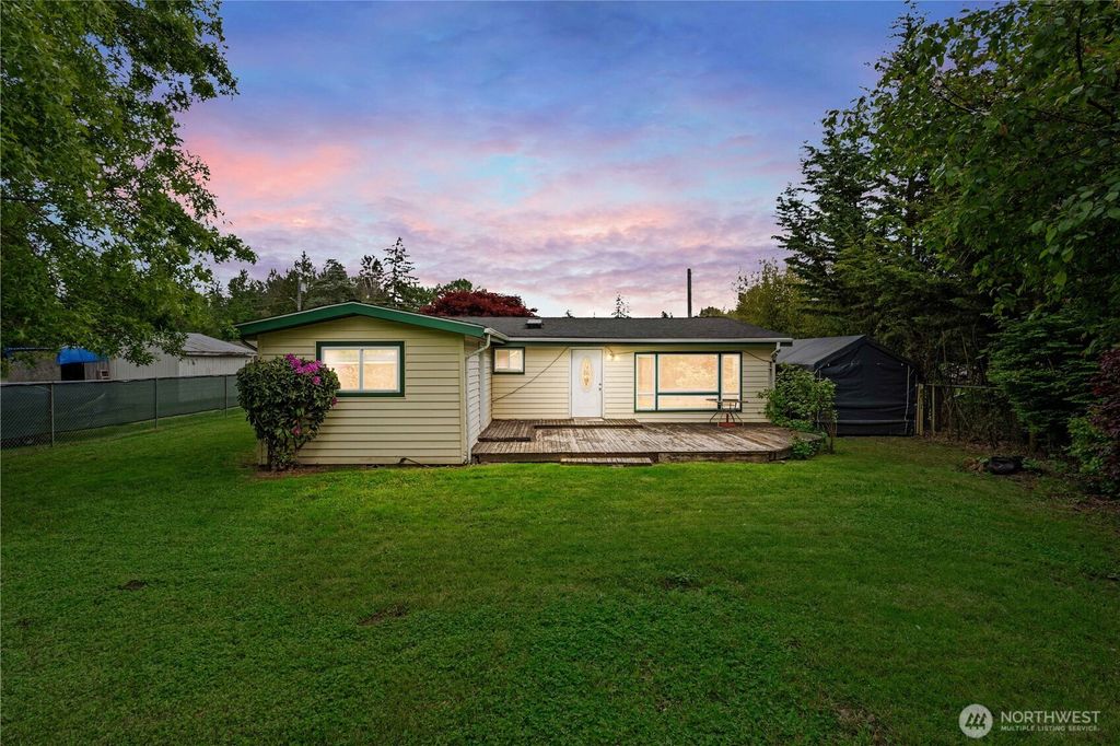 11710 & 11708 Vickery Avenue E, Tacoma, WA 98446