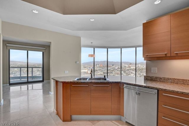 322 Karen Avenue 2207, Las Vegas, NV 89109