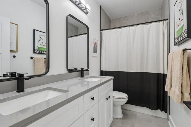 14431 Persimmon Drive, Urbandale, IA 50323