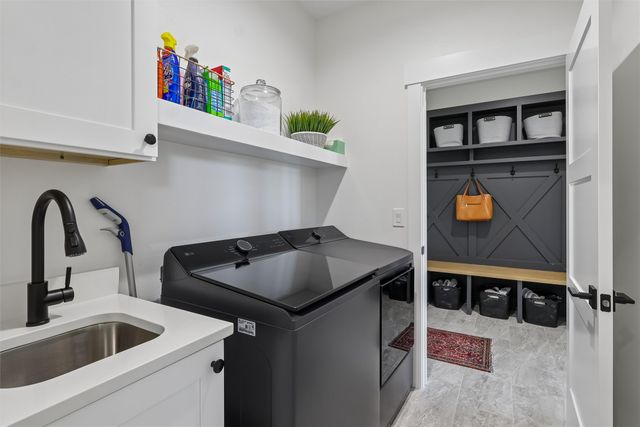 14431 Persimmon Drive, Urbandale, IA 50323