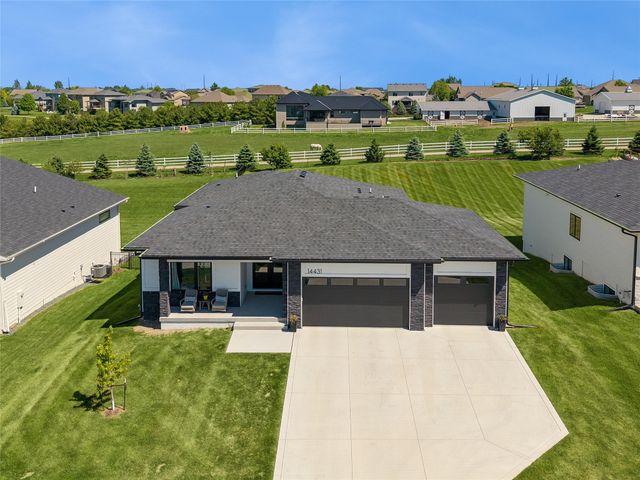 14431 Persimmon Drive, Urbandale, IA 50323