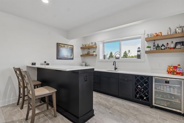 14431 Persimmon Drive, Urbandale, IA 50323