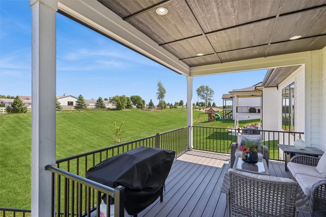 14431 Persimmon Drive, Urbandale, IA 50323