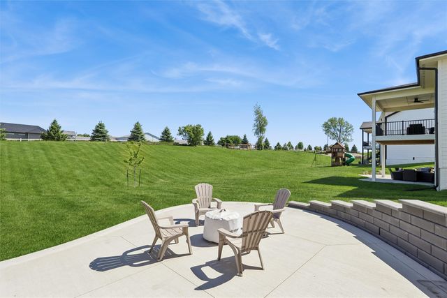 14431 Persimmon Drive, Urbandale, IA 50323